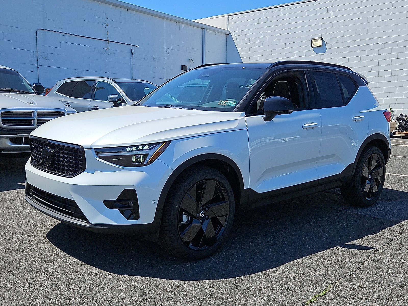New 2026 Volvo XC40 B5 Ultra w/ Protection Package Premier AWD/4WD image 3