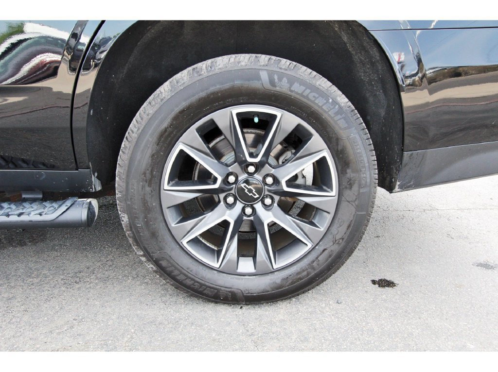 Used 2021 Chevrolet Tahoe Z71 w/ Z71 Signature Package AWD/4WD image 32