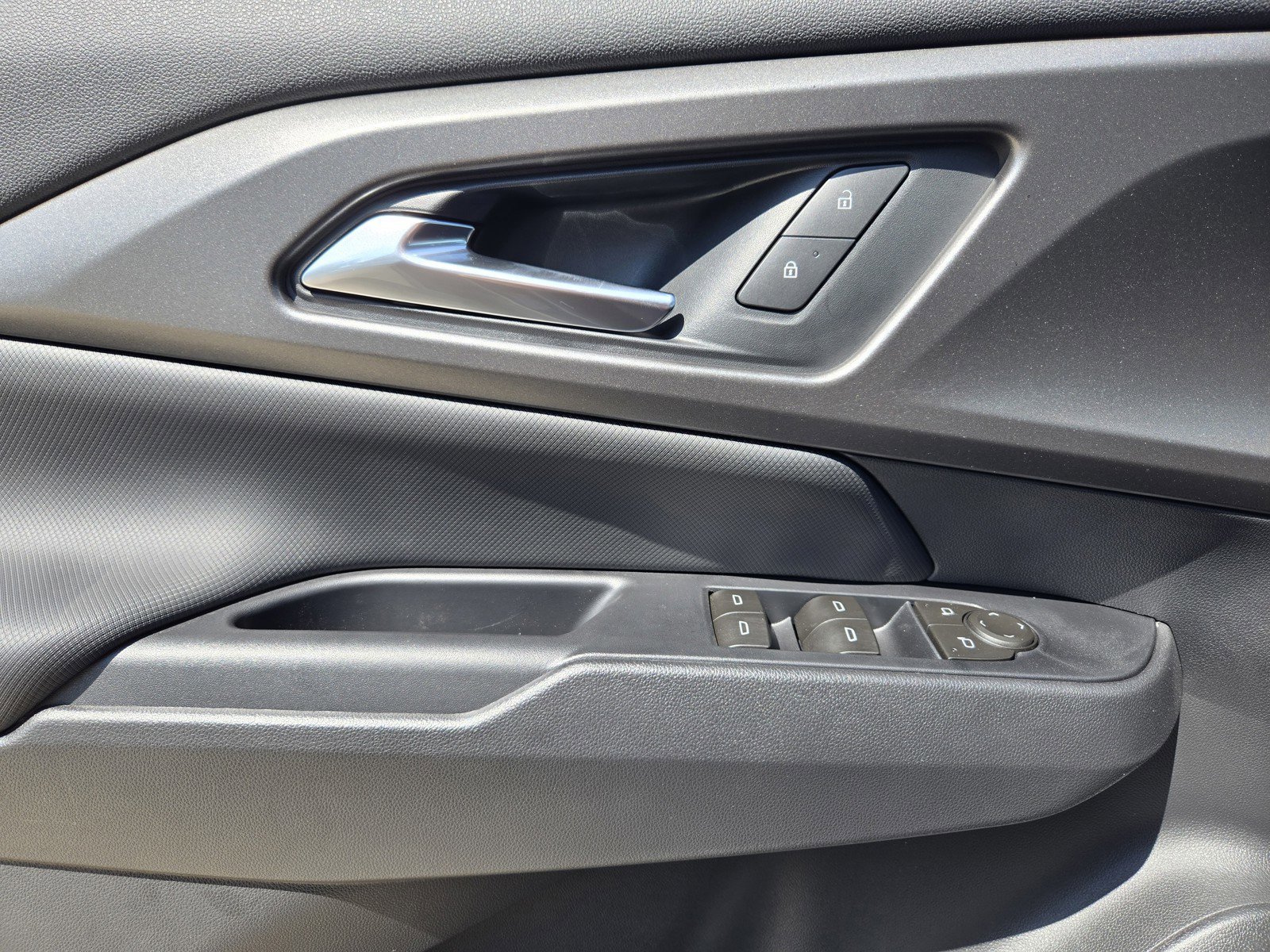 New 2026 Chevrolet Equinox EV LT w/ Comfort Package image 16