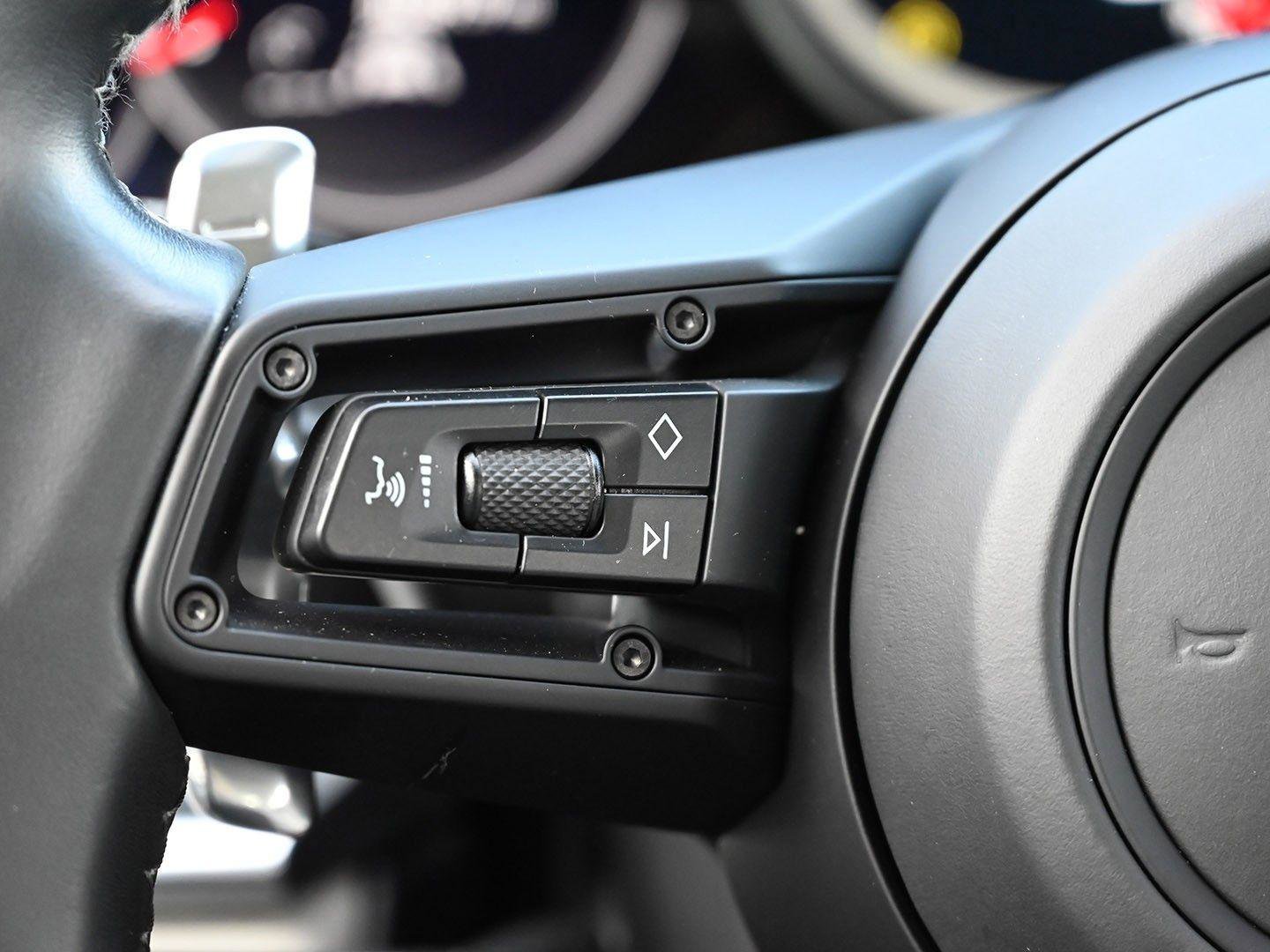 Used 2023 Porsche Panamera GTS image 38