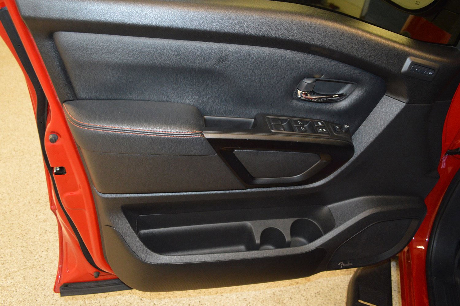 Used 2024 Nissan Titan PRO-4X w/ Pro-4x Convenience Package image 14