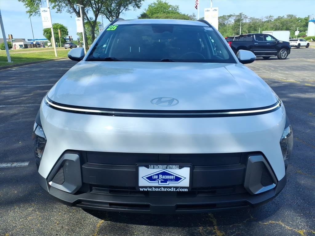 Used 2025 Hyundai Kona SEL AWD/4WD image 2