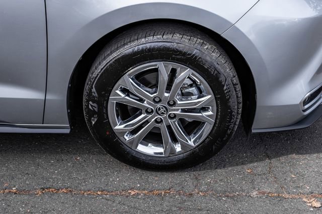 Certified 2024 Toyota Sienna Platinum AWD/4WD image 9