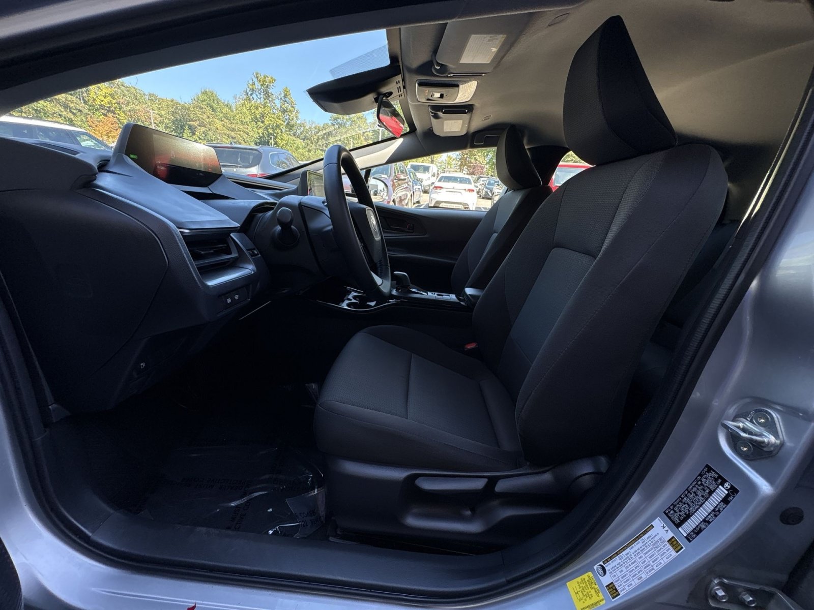 Used 2024 Toyota Prius LE AWD/4WD image 10