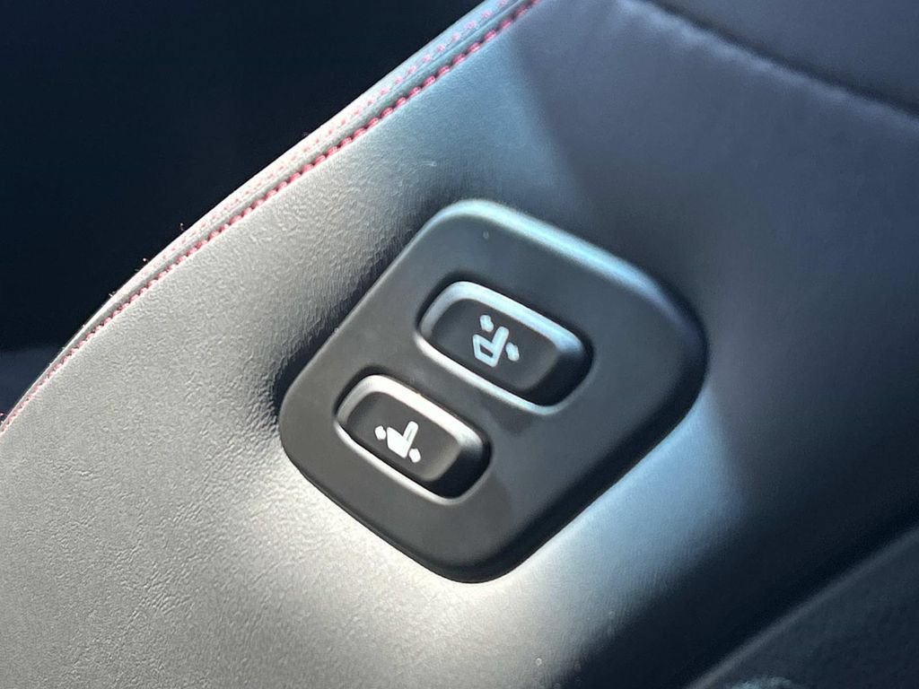 Used 2025 Genesis G70 3.3T Advanced w/ Sport Prestige Package RWD image 24