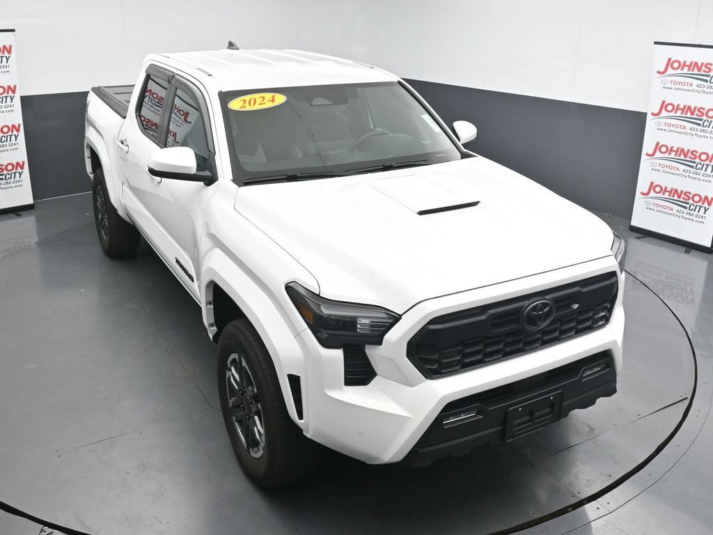 Used 2024 Toyota Tacoma TRD Sport AWD/4WD image 27