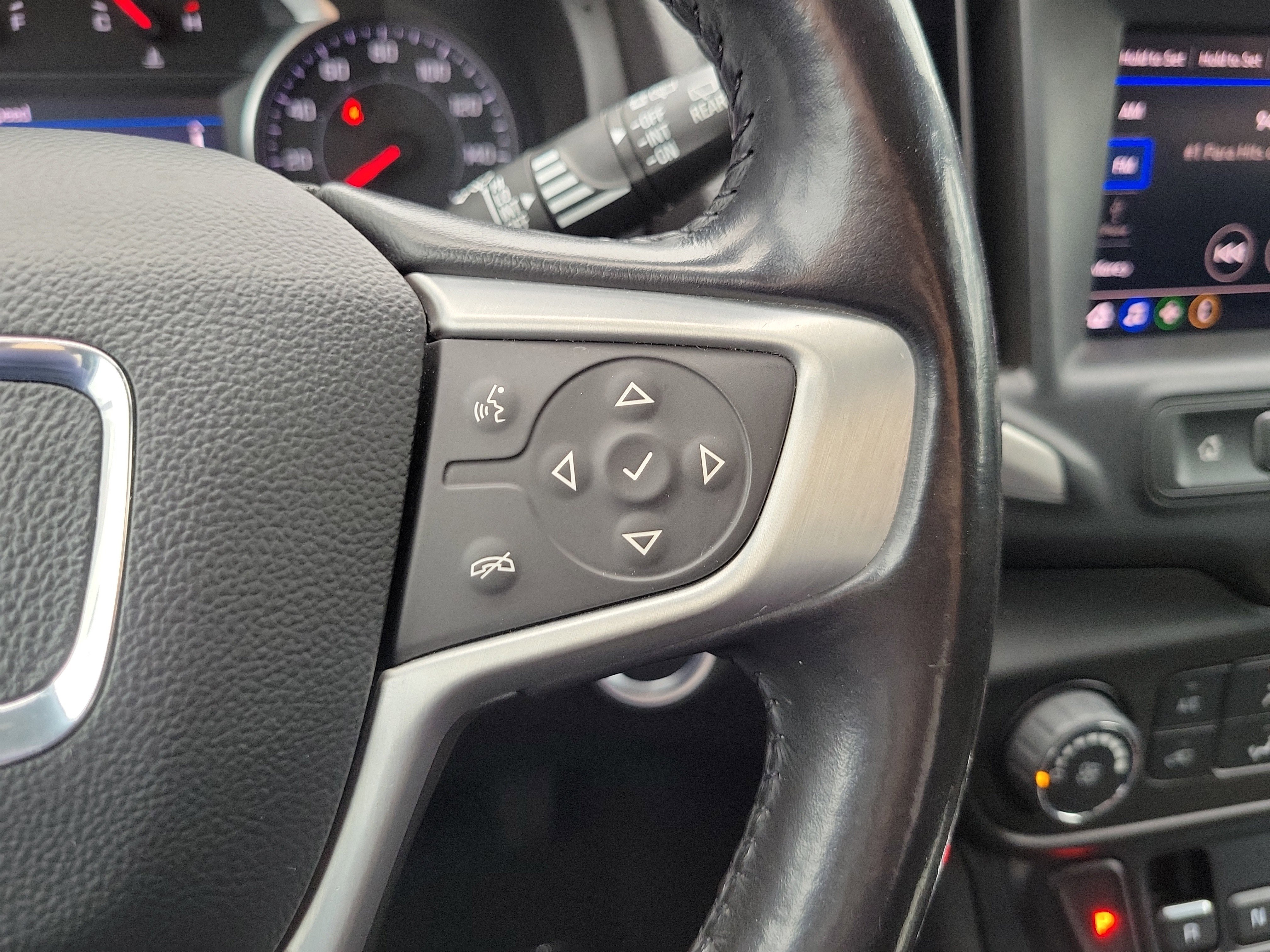 Used 2020 GMC Terrain SLE image 19