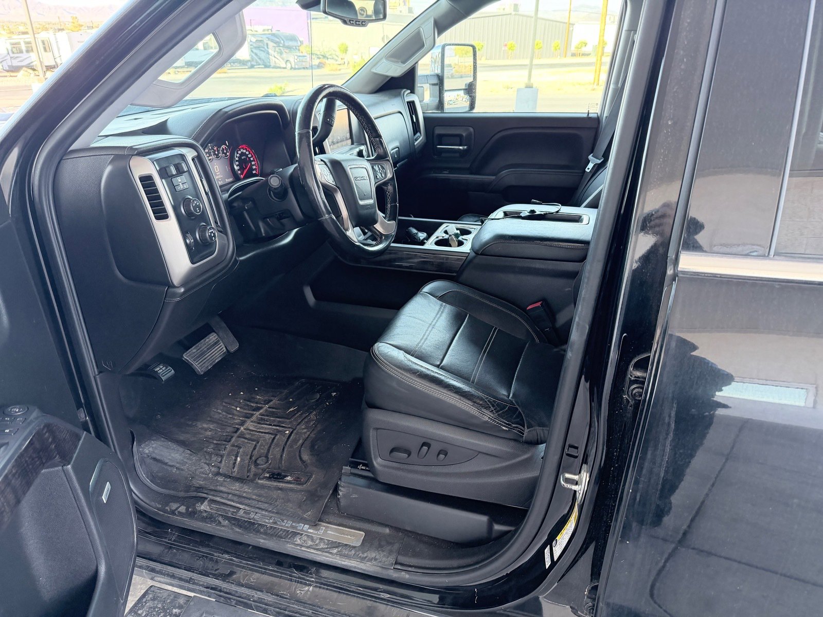 Used 2015 GMC Sierra 3500 Denali w/ Duramax Plus Package image 12