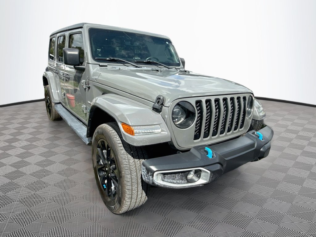Used 2022 Jeep Wrangler Unlimited Sahara w/ Cold Weather Group AWD/4WD image 4