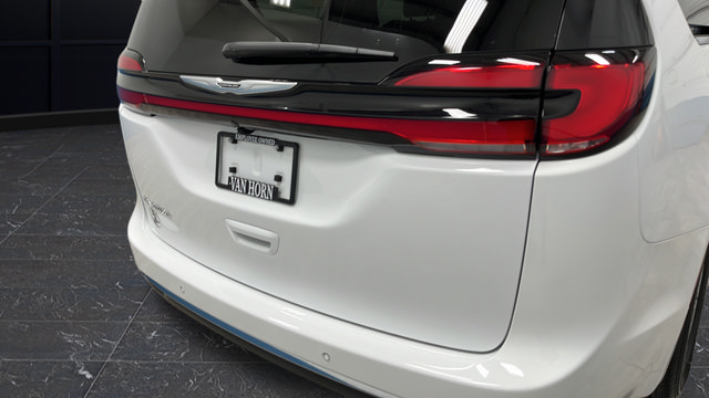 Used 2026 Chrysler Pacifica Select FWD image 37