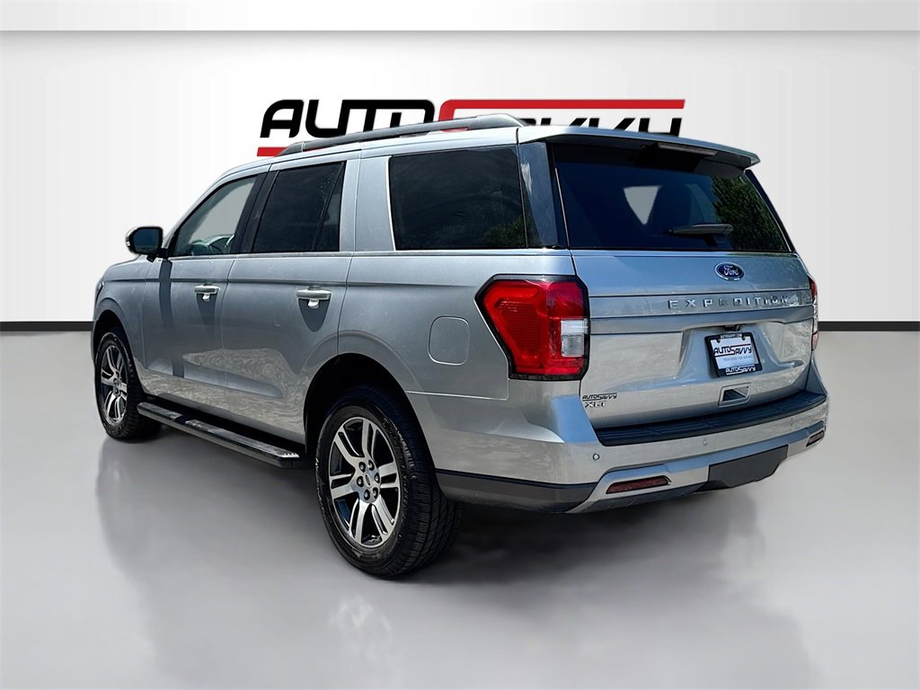 Used 2024 Ford Expedition XLT image 5