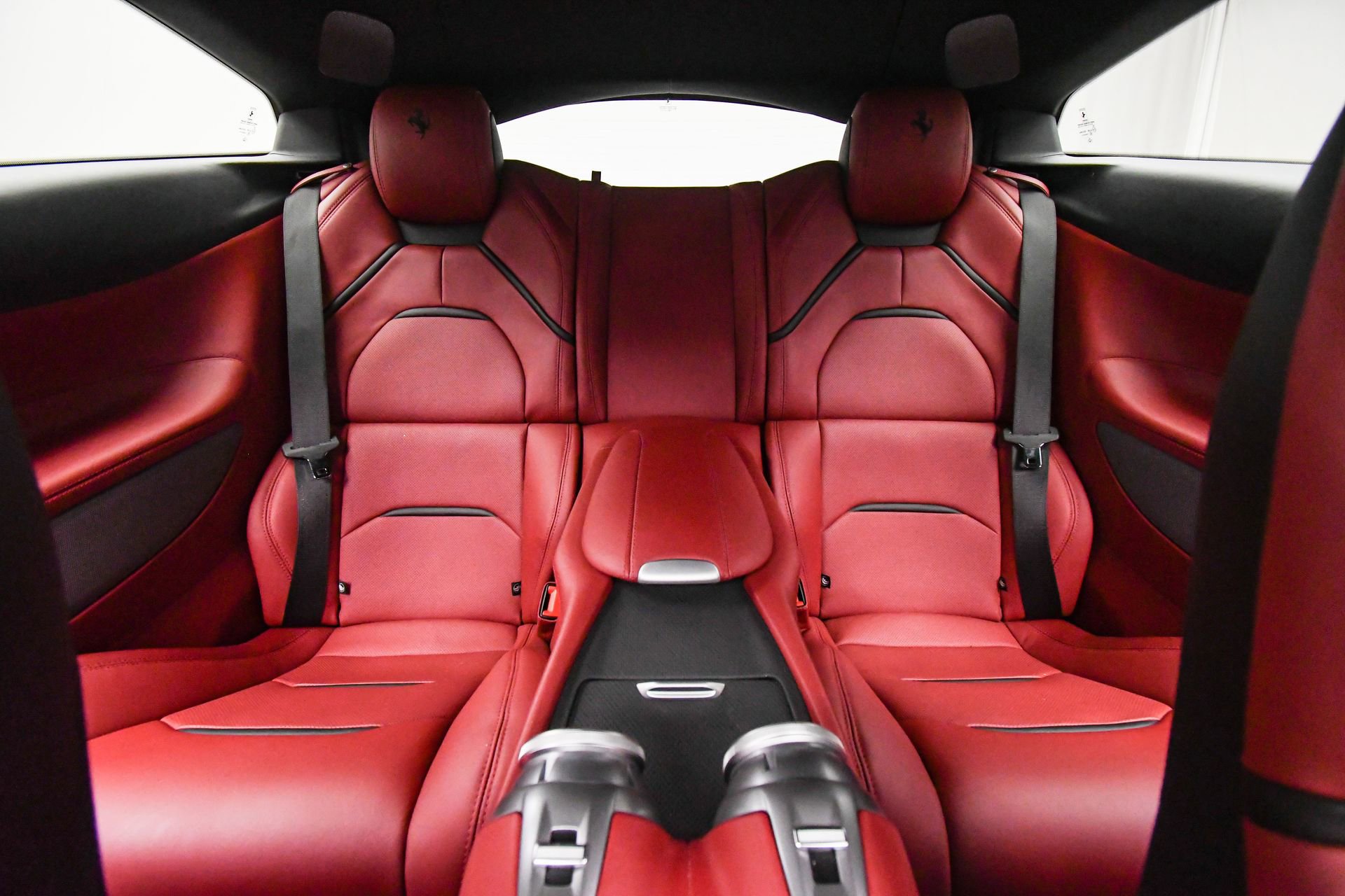 Used 2018 Ferrari GTC4Lusso image 19