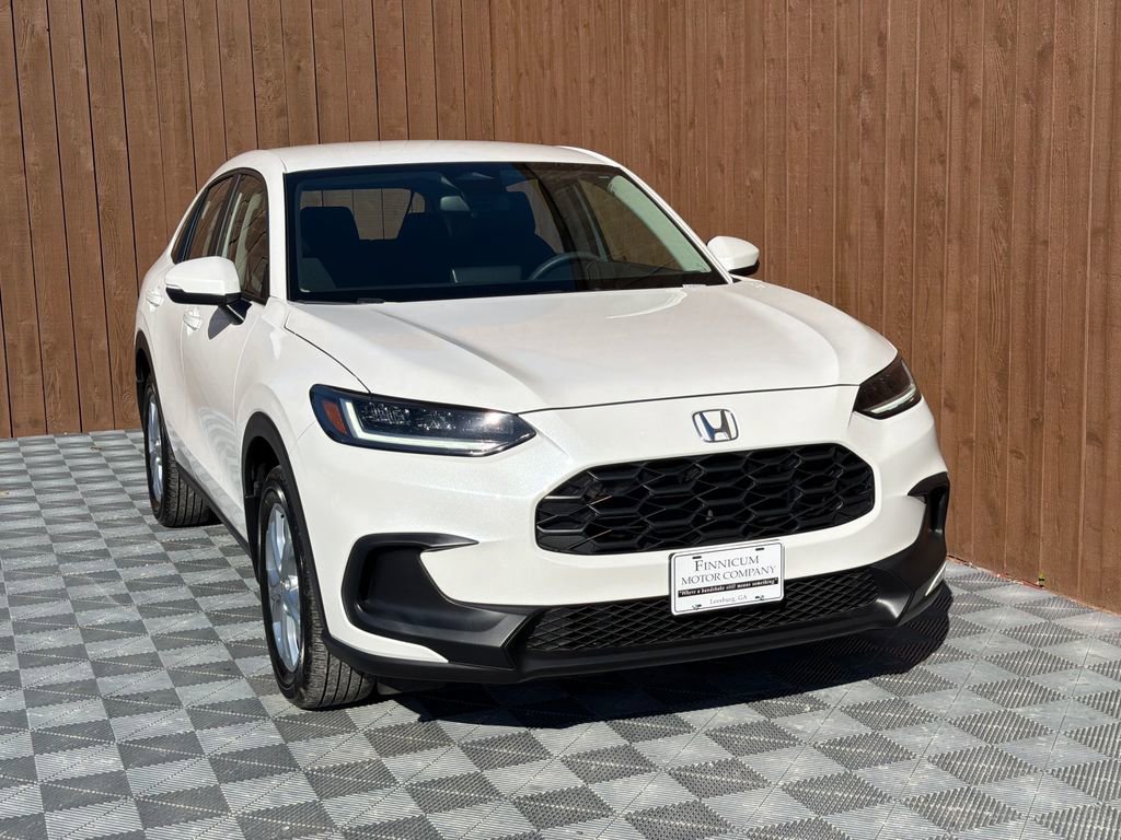 Used 2025 Honda HR-V LX image 11