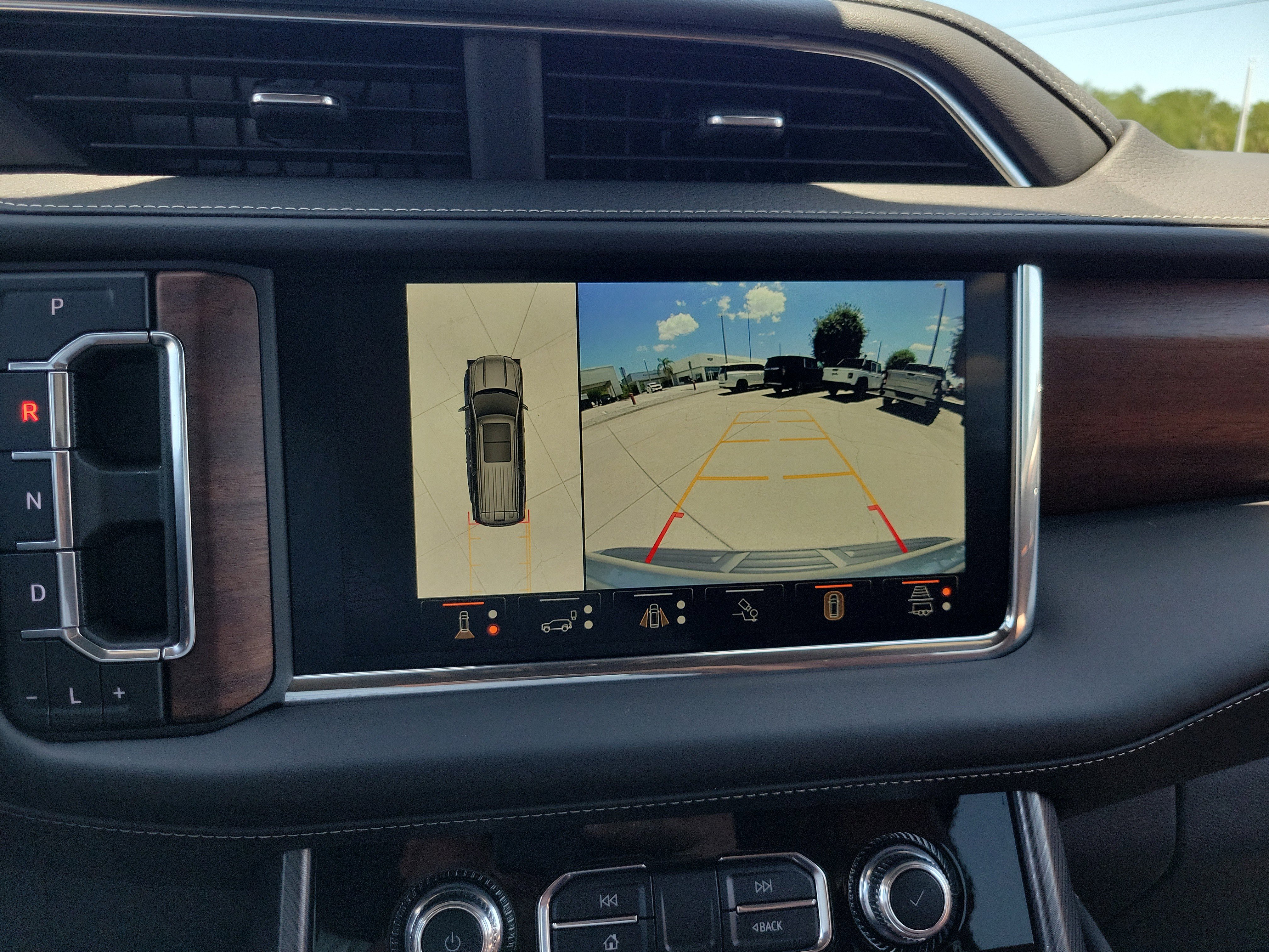 Used 2023 GMC Yukon Denali Ultimate AWD/4WD image 22