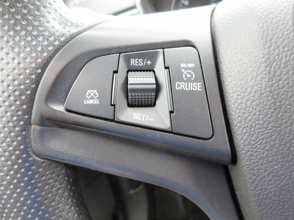 Certified 2021 Chevrolet Trax LT AWD/4WD image 25