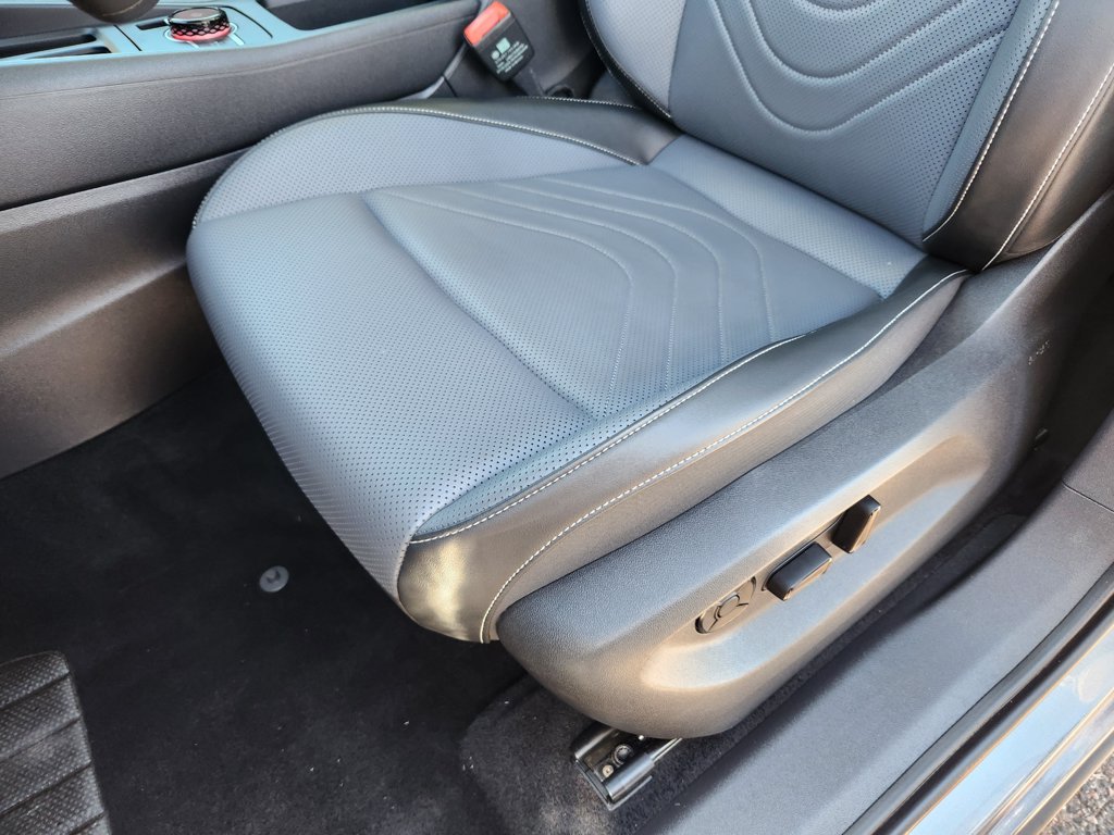 Certified 2025 Volkswagen Tiguan SE AWD/4WD image 20