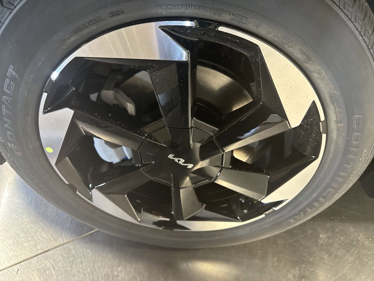 New 2025 Kia Sorento EX image 10