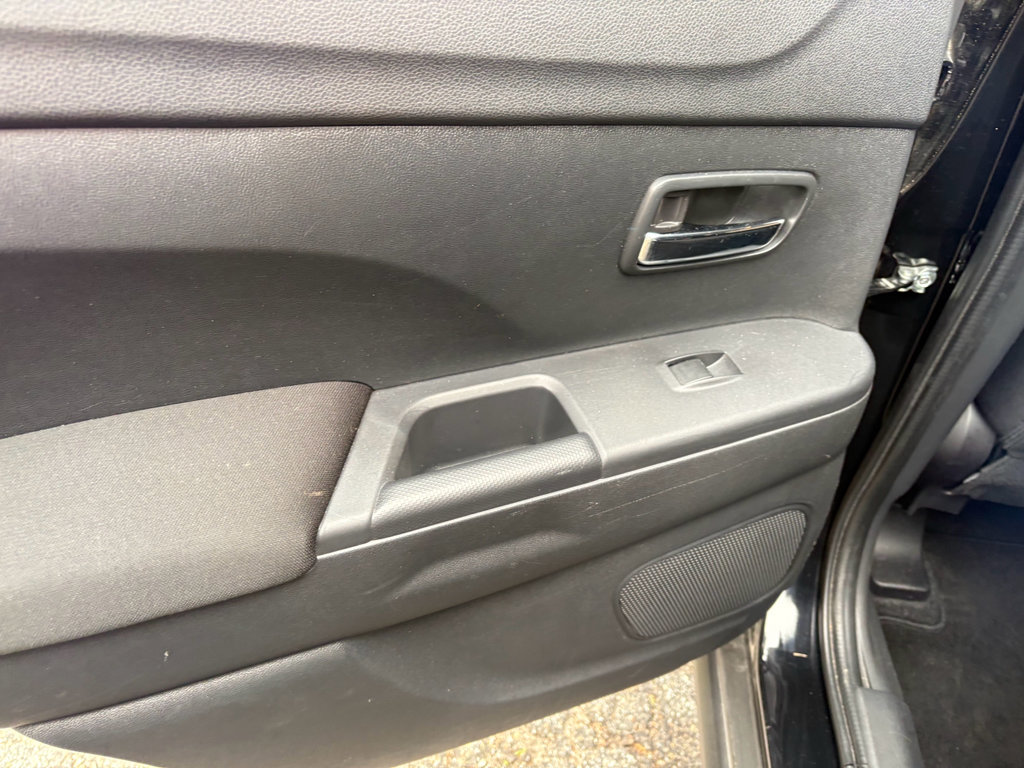 Used 2025 Mitsubishi Outlander Sport ES AWD/4WD image 18
