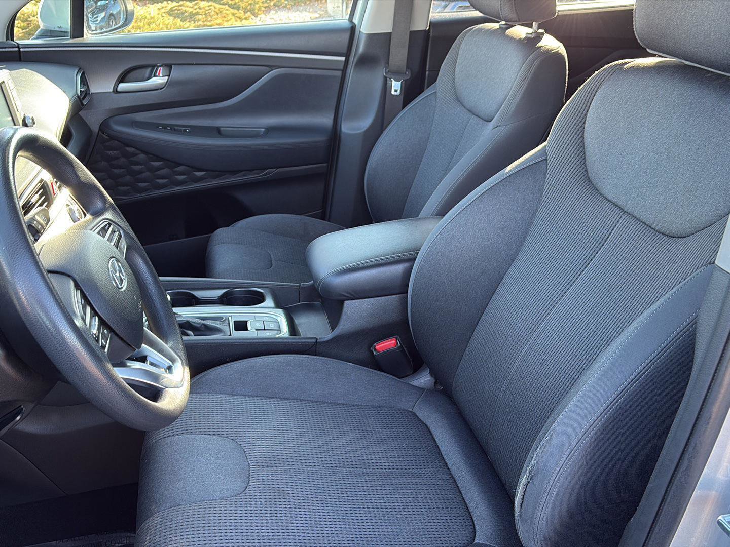 Used 2019 Hyundai Santa Fe SE image 5