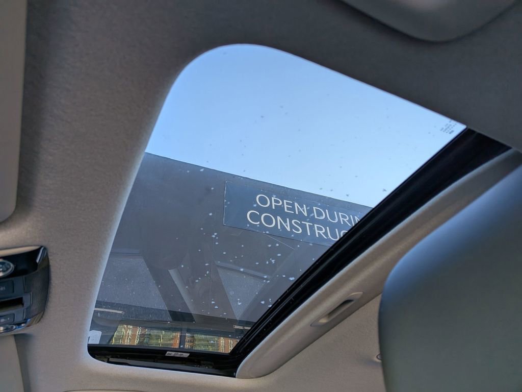 Certified 2024 Kia Niro SX Touring image 22