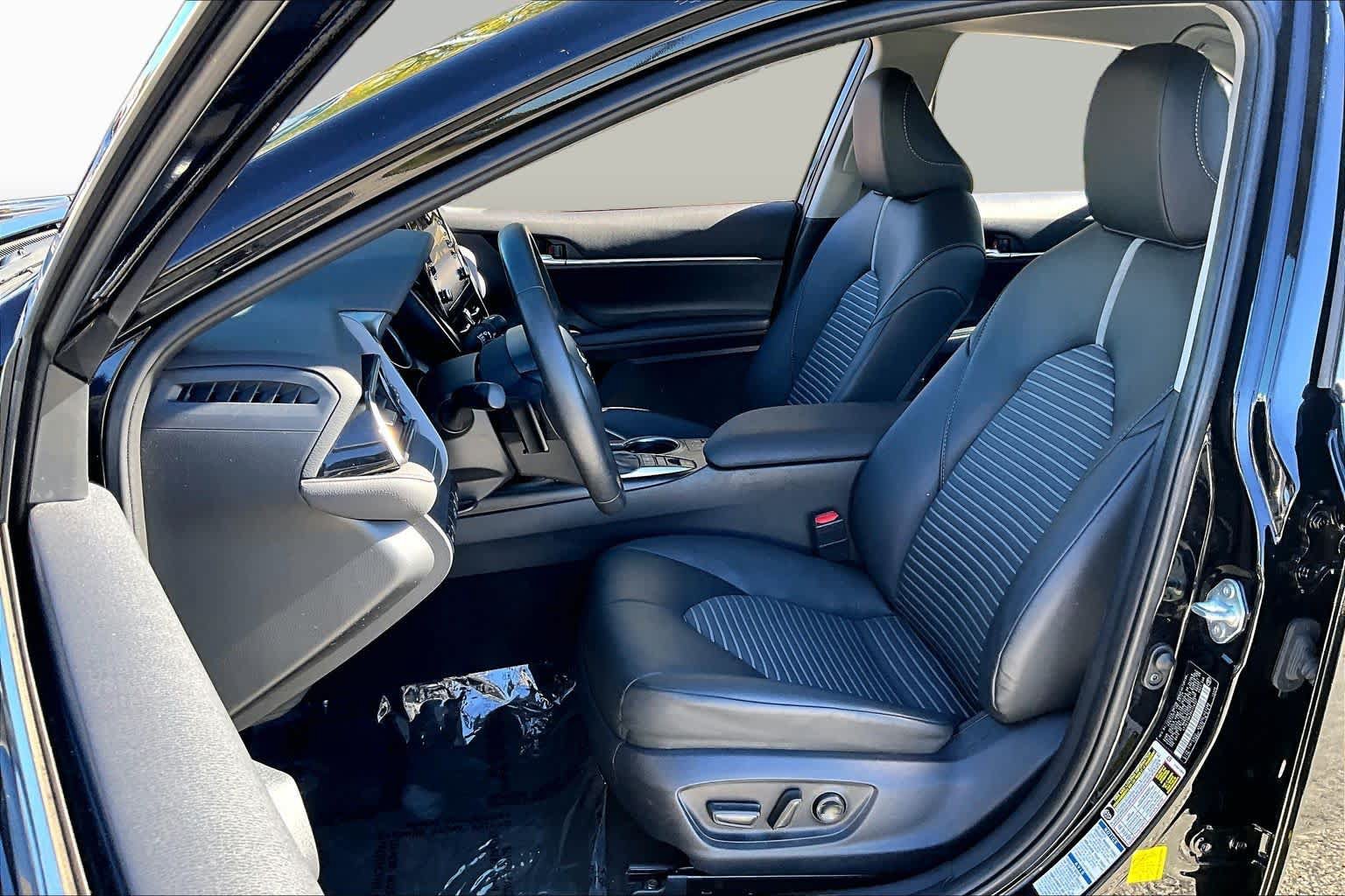 Used 2024 Toyota Camry SE w/ Cold Weather Package AWD/4WD image 8