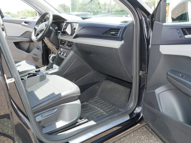 Certified 2022 Volkswagen Taos SE FWD image 20