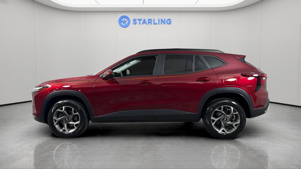 Certified 2025 Chevrolet Trax LT w/ Driver Confidence Package image 3
