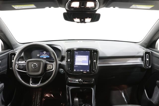 Used 2025 Volvo XC40 B5 Plus AWD/4WD image 13