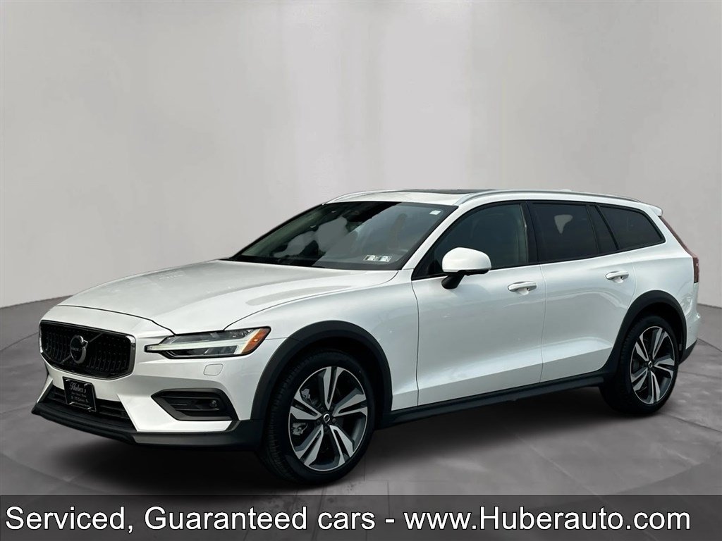 Used 2023 Volvo V60 B5 Cross Country Plus w/ Climate Package AWD/4WD image 1