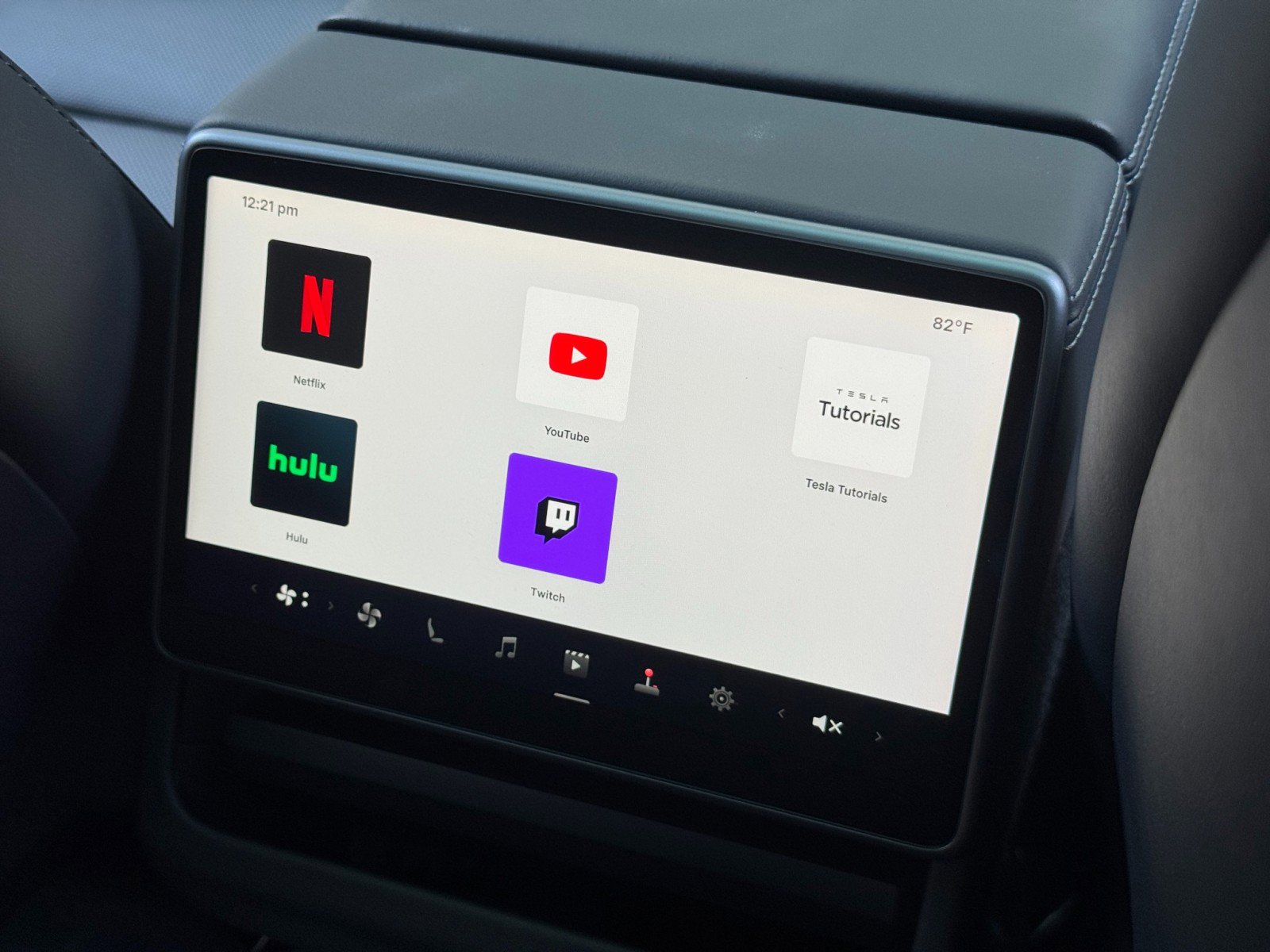 Used 2025 Tesla Model 3 Long Range RWD image 38