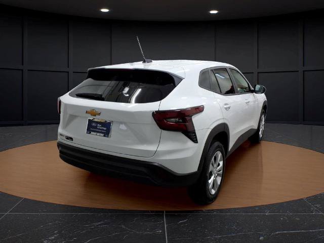 Used 2026 Chevrolet Trax LS FWD image 5