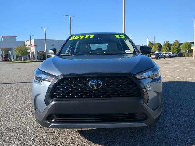 Certified 2025 Toyota Corolla Cross L FWD image 9