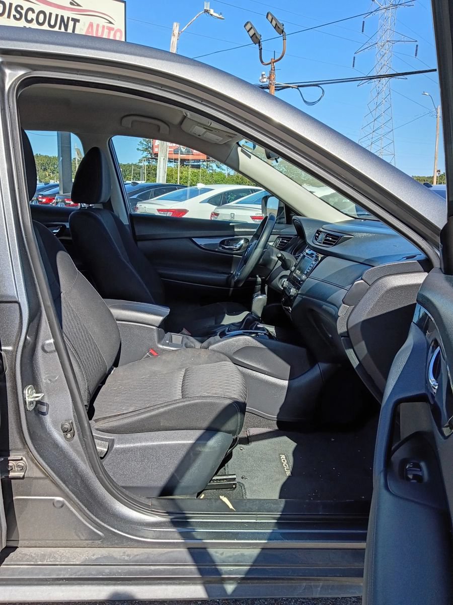 Used 2018 Nissan Rogue S FWD image 12