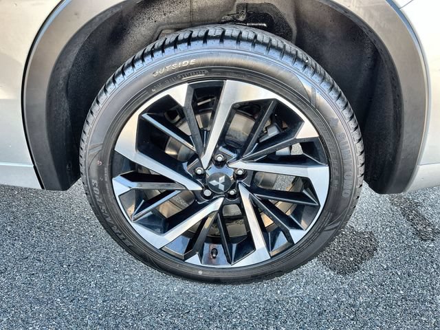 Used 2023 Mitsubishi Outlander AWD image 18