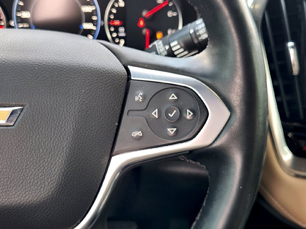Used 2023 Chevrolet Traverse Premier FWD image 29