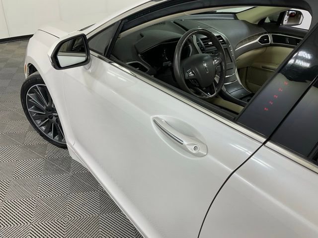Used 2014 Lincoln MKZ AWD image 31
