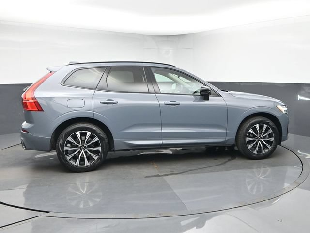 Used 2024 Volvo XC60 B5 Plus w/ Protection Package Premier AWD/4WD image 9