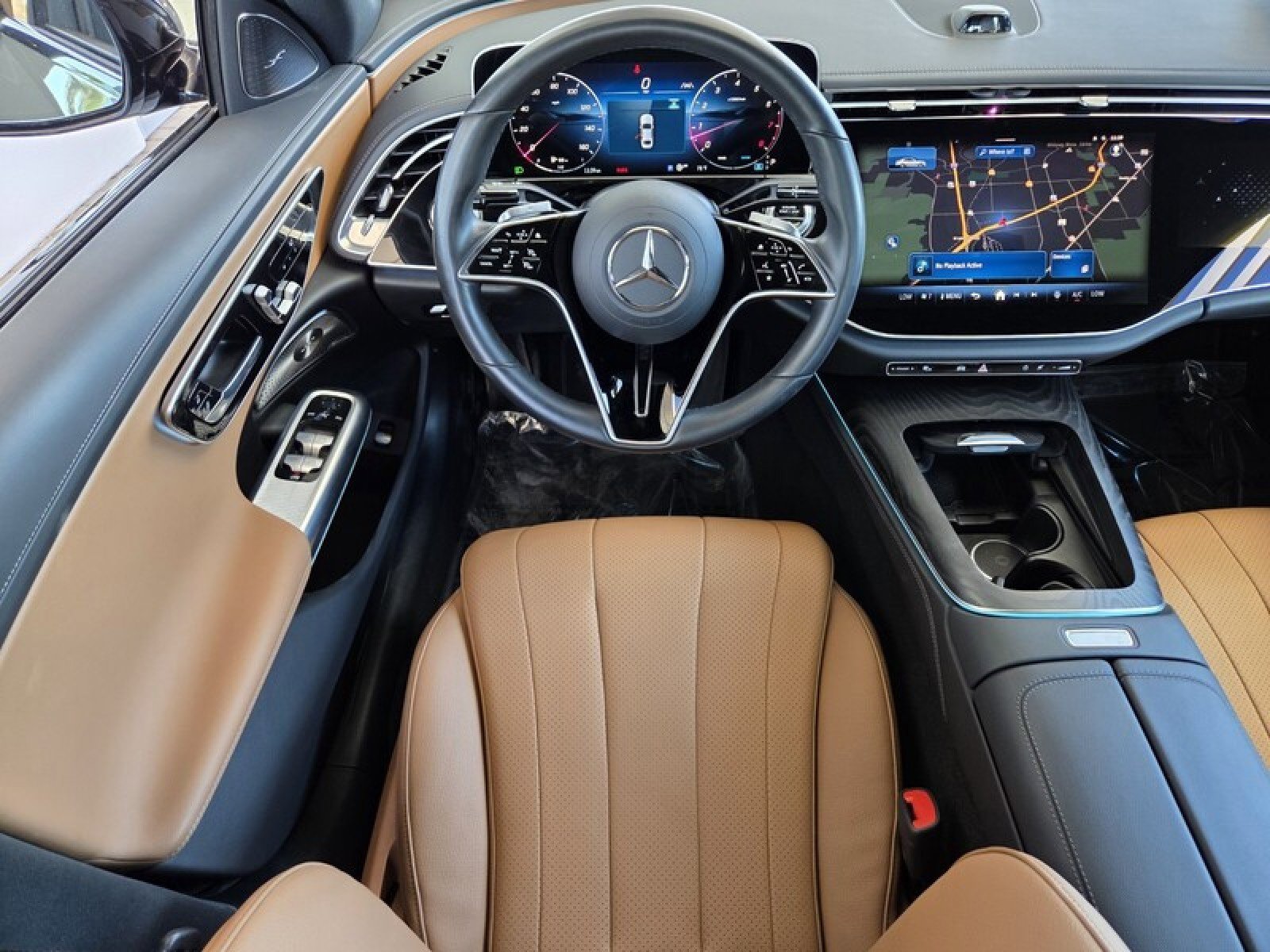 Certified 2024 Mercedes-Benz E 350 4MATIC Sedan w/ MBUS Superscreen Package image 16