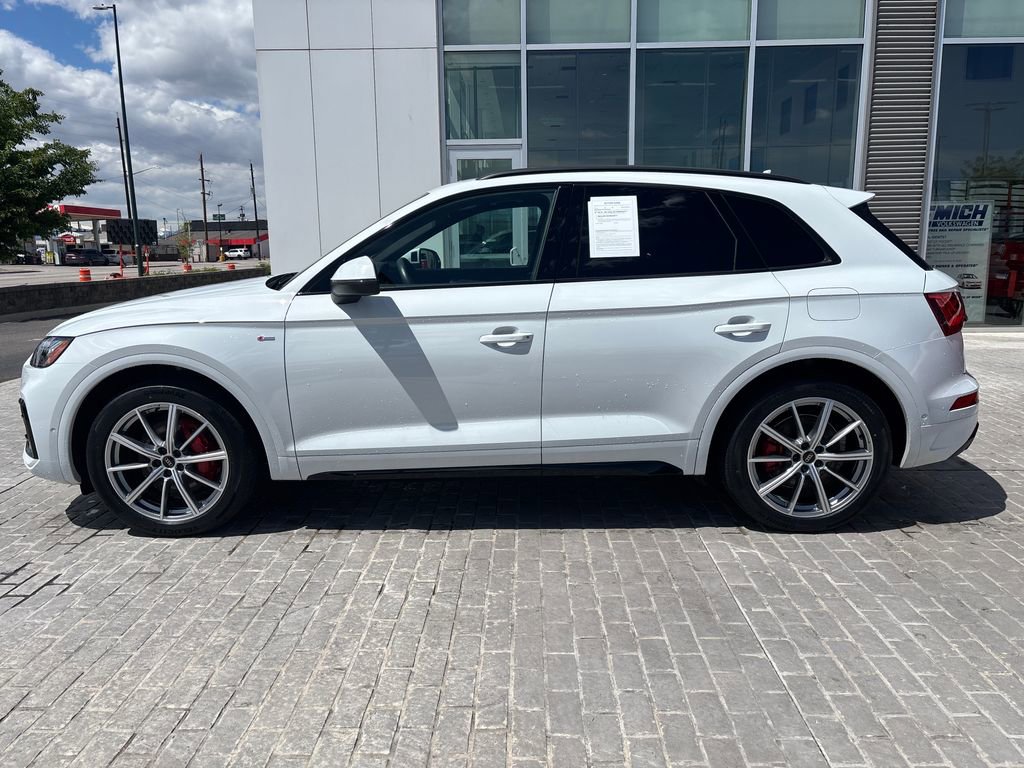 Used 2024 Audi Q5 e Prestige w/ Prestige Package AWD/4WD image 2