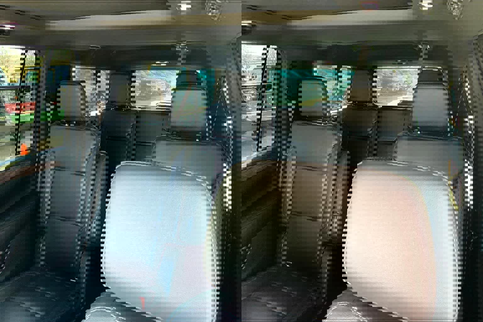 Used 2021 Chevrolet Suburban LT w/ LT Signature Package image 34