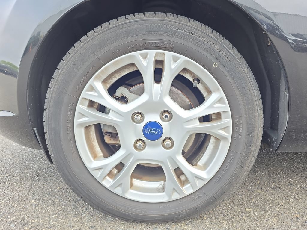 Used 2015 Ford Fiesta SE FWD image 12