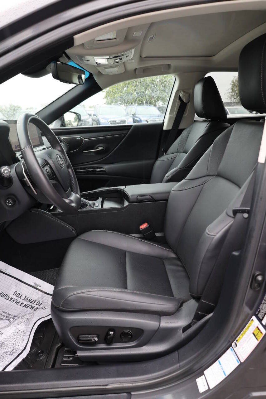 Used 2023 Lexus ES 250 w/ Premium Package AWD/4WD image 13