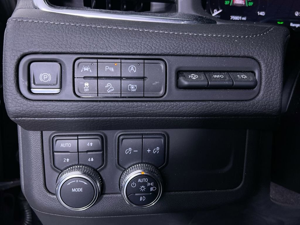Used 2023 GMC Yukon Denali image 29
