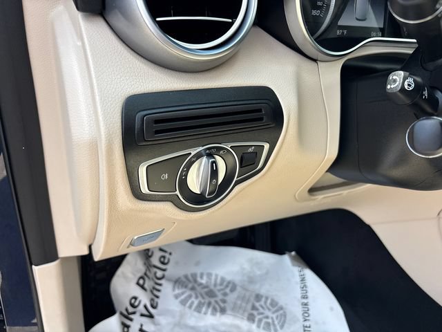 Used 2019 Mercedes-Benz GLC 300 4MATIC image 17