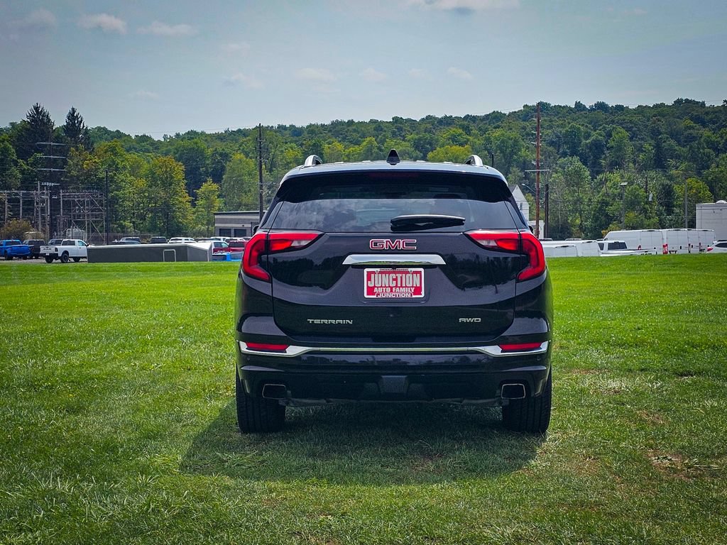 Used 2018 GMC Terrain Denali w/ Advanced Safety Package AWD/4WD image 4