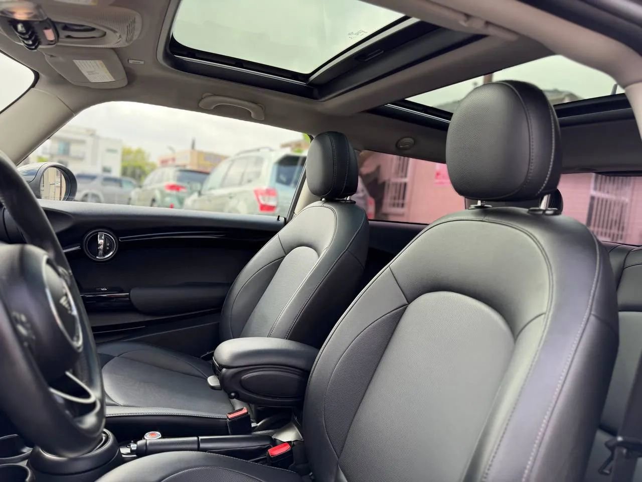 Used 2019 MINI Cooper 2-Door Hardtop image 26