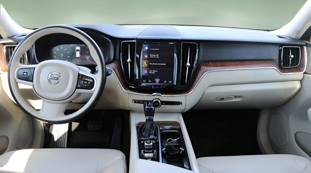 Used 2021 Volvo XC60 T6 Momentum AWD/4WD image 12