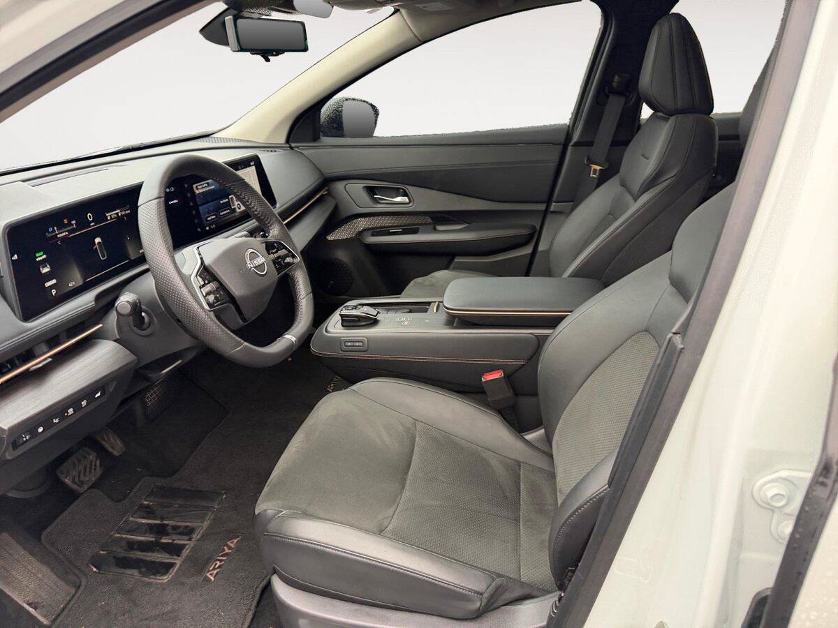 Used 2025 Nissan Ariya AWD image 9