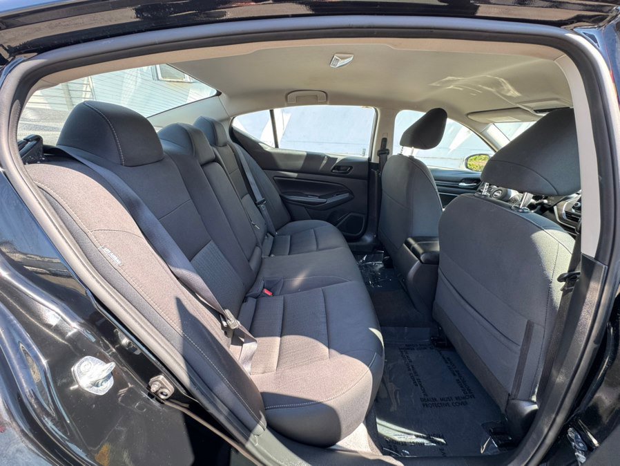 Used 2024 Nissan Altima 2.5 SV FWD image 12
