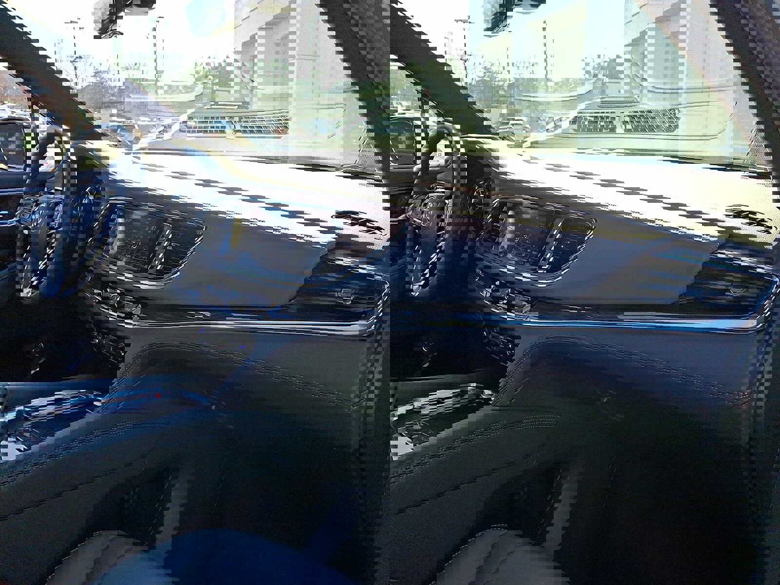 Certified 2024 Buick Enclave Essence w/ Technology Package image 28